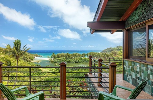 Kilauea House | Sea Song in Kilauea With 4 Bedrooms and 4 Bathrooms