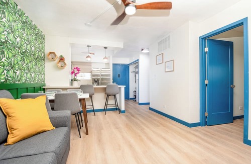 McCully - Moiliili Condo | Royal Aloha by Tropical Escapes Realty