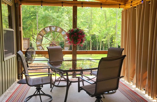Pilot Mountain Cabin | Graceland Farm 200 yr old rustic cabin located near the heart of Pilot Mtn, NC