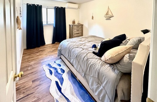 Kapolei House | Dog-friendly stay with kitchenette, washer/dryer, & fitness room access