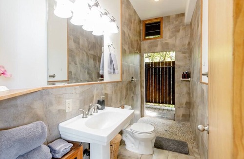 Honaunau-Napoopoo Condo | Tropical Garden Retreat on an Organic Mango Farm