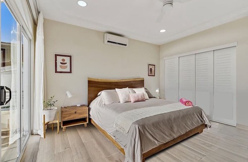 Mokuleia House | Kukui Hale - Short Walk to Beach, AC
