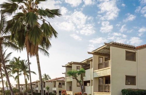 Kahaluu Bay Hotel | Kona Coast Resort