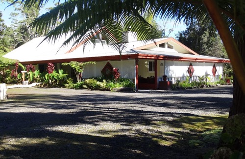 Volcano Hotel | Lokahi Lodge