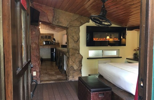 Volcano Hotel | Chalet Kilauea
