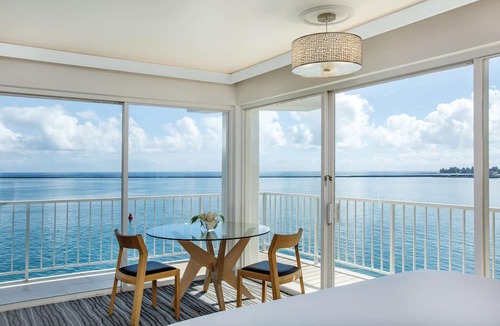Hilo Resort | Grand Naniloa Hotel Hilo - a Doubletree by Hilton