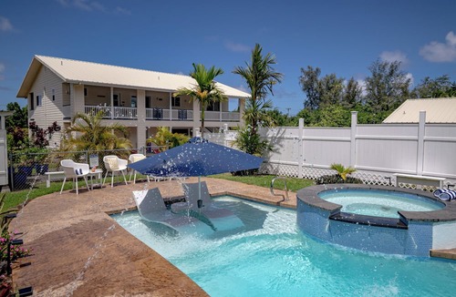 Keaau House | Moana Sunrise Villa- Resort-like pool, hot tub and A/C! This place has it all!