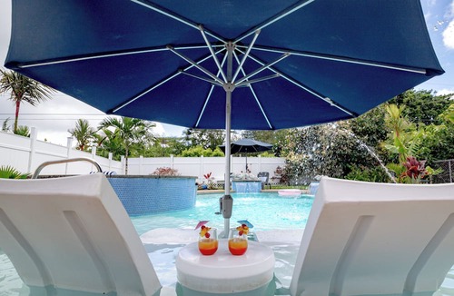 Keaau House | Moana Sunrise Villa- Resort-like pool, hot tub and A/C! This place has it all!