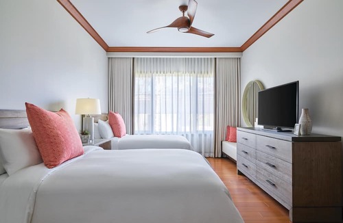 Lihue House | Laola 3-Bdrm Townhouse,Private Location,Swimming Pool & Carport,Panoramic Views