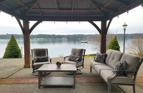 Shelton House | Private beach luxury home sleeps 12, Shelton, WA