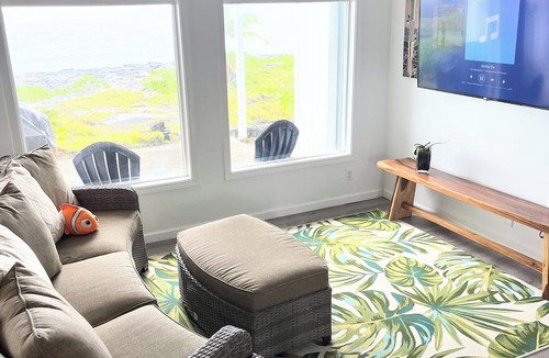 Keaau House | Ocean FRONT Home - Whale Watching Starts Nov-May! BOOK NOW!