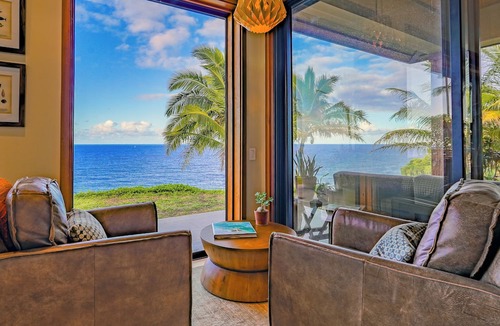 Ninole House | Luxury Oceanfront Balinese Oasis