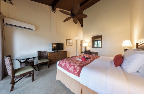 Princeville Hotel | Luxury Getaway| Onsite Pool | Tennis Courts | Award-Winning Kauai Resort