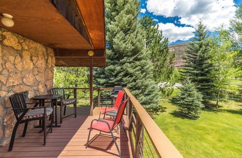 Idlewild Estates House | Sauna | Large Private Yard | Deck | Trailers OK | STR2025-061