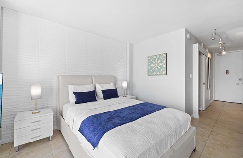 Waikiki Apartment | Prime Waikiki Stay – Steps to the Beach & Dining!