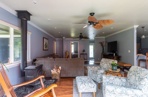 Volcano House | Lovely, Spacious Villa with HotTub, Outdoor Dining, Fire Pit