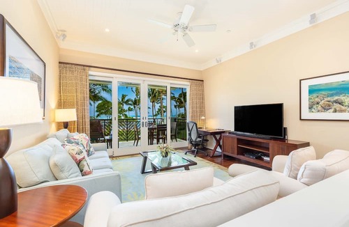 Kahuku Condo | Turtle Bay Villas 311 by Gather: Beachfront w/Shared Pool/Spa/AC