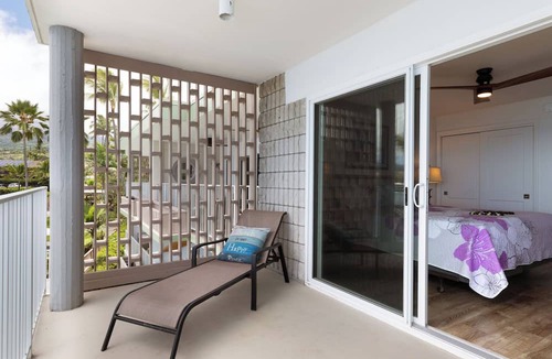 Kailua-Kona Condo | Million Dollar View from your large private lanai.
