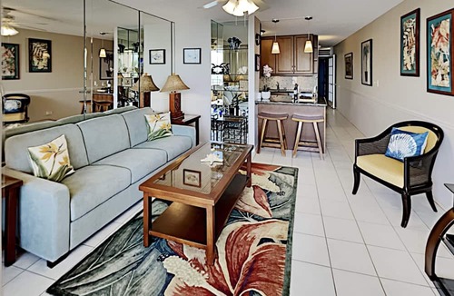 Maalaea Condo | Stunning Maalaea Fully Remodeled Oceanfront Condo Ocean Views Pool BBQ