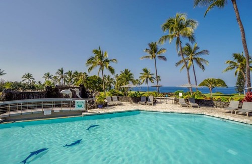 Kailua-Kona Condo | Side by side penthouse suites with Central Air. 20% discount thru June 2026.