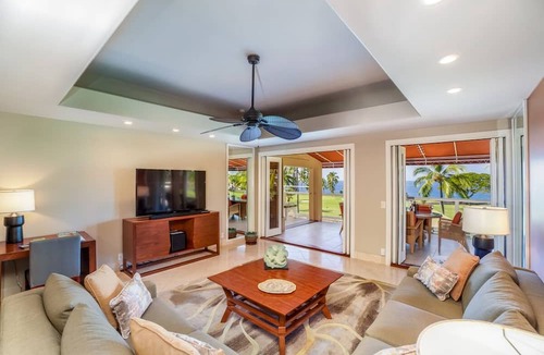 Kailua-Kona Condo | Side by side penthouse suites with Central Air. 20% discount thru June 2026.