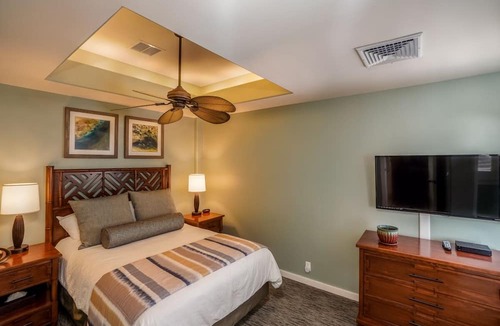 Kailua-Kona Condo | Side by side penthouse suites with Central Air. 20% discount thru June 2026.