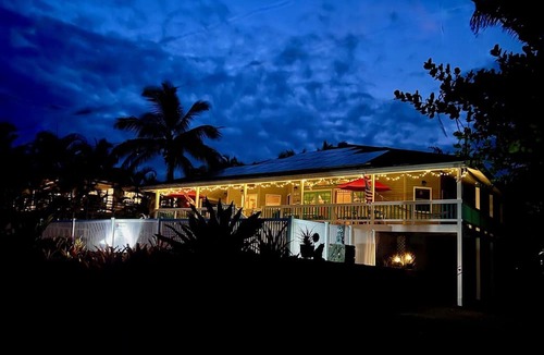 Keaau Cottage | Jungle Cottage: Watch Whales