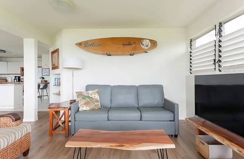 Hilo House | OCEANFRONT DUPLEX, with POOL, SAUNA and steps from BEACH