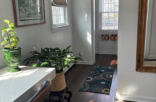 Greenwich Apartment | Boutique Stay 2C in Heart of Downtown