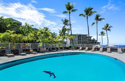 Kailua-Kona Condo | Alii Villas#127 DIRECT OCEANFRONT, GROUND FLOOR, 2 BEDROOMS, 2 BATHROOMS