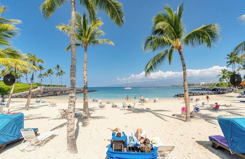 Kamuela Condo | Sophisticated freshly remodeled two story Golf Villa w/Private Beach Club