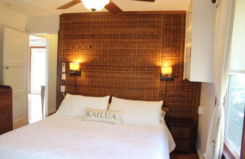 Waialee House | House in the heart of Haleiwa Town! Walk to restaurants, shops, and beaches!