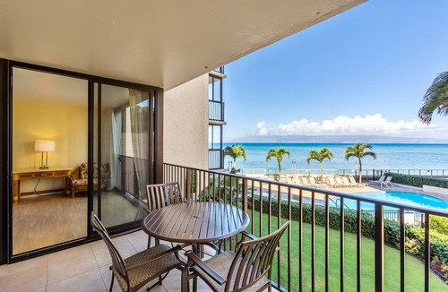 Kahana Condo | Spacious condo with an ocean view, pool, & washer/dryer - walk to beach