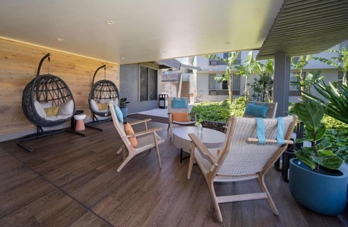 Kahului Hotel | Right on the Water! 4 Great Units, Pets Allowed, Steps to Ho’aloha Park Beach!
