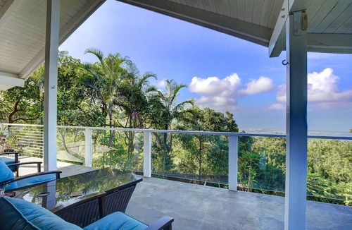 Kalaoa House | Kailua-Kona House w/Balcony & Ocean Views!