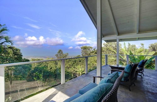 Kalaoa House | Kailua-Kona House w/Balcony & Ocean Views!