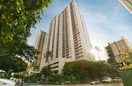 Waikiki Condo | Aston Waikiki Banyan 1BST2 | Pool & Hot Tub