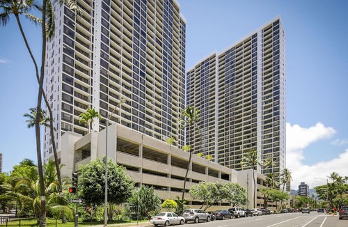 Waikiki Condo | Aston Waikiki Banyan 1BMV3 | Majestic Mountain Views – Pool & Hot Tub