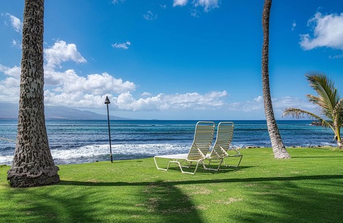 Maalaea Condo | Oceanfront Penthouse with Lanai plus Private Rooftop Sundeck - one of a kind!