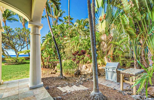 Historic Lahaina Front Street Condo | Lahaina Shores unit 528