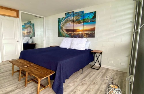 Punaluu Apartment | Beachfront & Oceanviews - New Furnishings