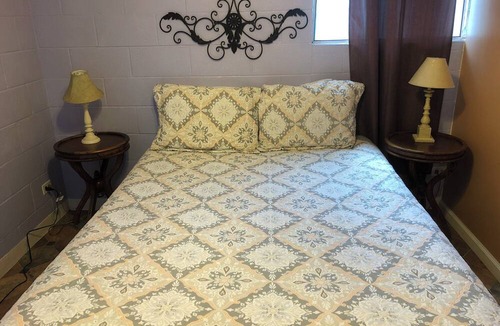 Waikiki Apartment | ~Waikiki~ LOWEST RATES IN AREA ~ 2 Bedroom ~ Fully Furn ~ Blocks to Beach ~