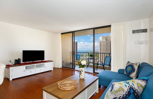 Waikiki Condo | Ocean Views from private lanai, High Floor, AC, W/D, FREE Wi-Fi and Parking!