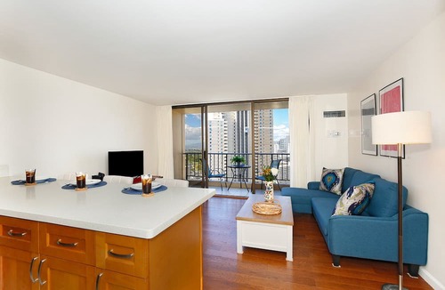 Waikiki Condo | Ocean Views from private lanai, High Floor, AC, W/D, FREE Wi-Fi and Parking!