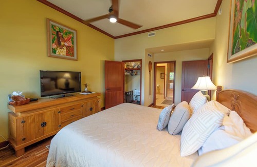 Waikoloa Condo | Luxurious Kolea Penthouse with direct access to Anaehoʻomalu Beach.