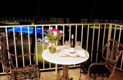 Maili House | Upgraded Makaha remote work and surf oceanfront condo