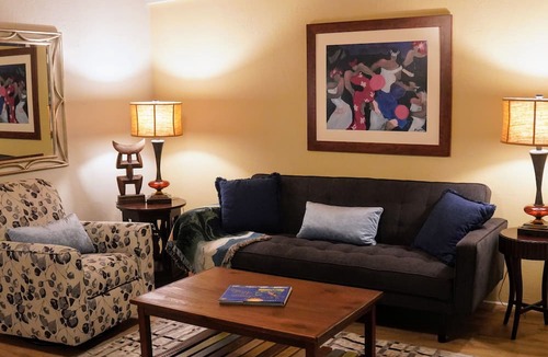 Maili House | Upgraded Makaha remote work and surf oceanfront condo