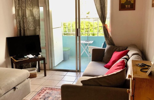 Waikiki Apartment | USD80/day. Waikiki studio by Ala Moana Beach and the best Shopping Mall