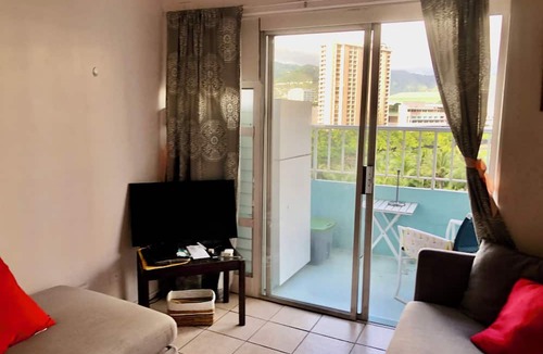 Waikiki Apartment | USD80/day. Waikiki studio by Ala Moana Beach and the best Shopping Mall