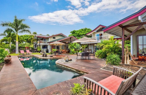 Kailua-Kona House | The “Promise Tree” is a great family gathering place in Kailua Kona!
